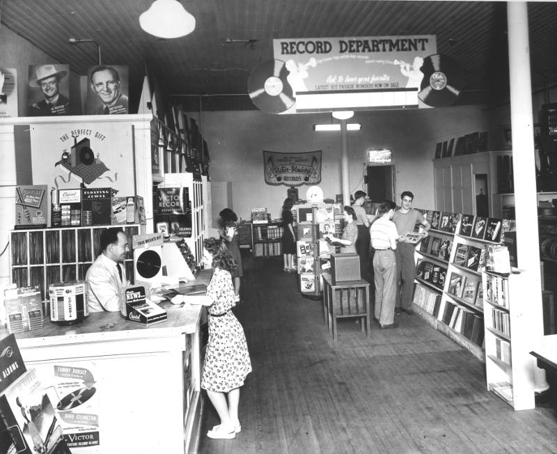 circa 1945 picture of Hoover Music interior